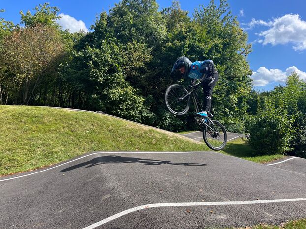 Le terrain de BMX de Bailly-romainvilliers accueille des enfants de tous les âges.