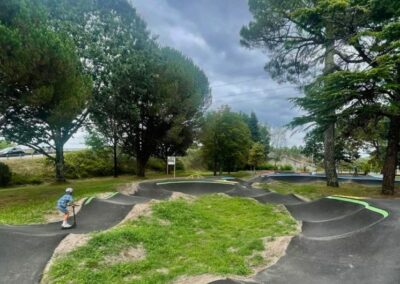 Présentation complète de la pumptrack d'Ychoux dans les Landes.