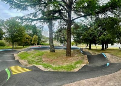 Présentation complète de la pumptrack d'Ychoux dans les Landes.