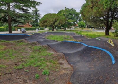 Présentation complète de la pumptrack d'Ychoux dans les Landes.