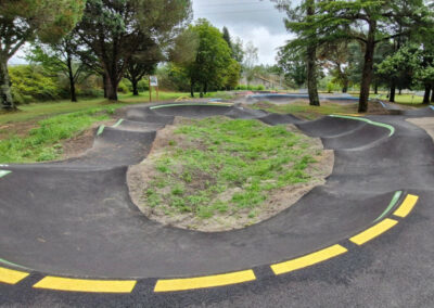 Présentation complète de la pumptrack d'Ychoux dans les Landes.