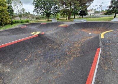 Présentation complète de la pumptrack d'Ychoux dans les Landes.