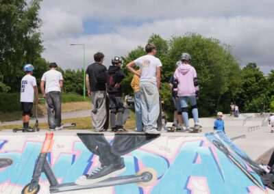 Les graffitis sur l'arrière du lanceur