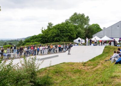 L'aire de pratique vue sur le côté à Montivilliers