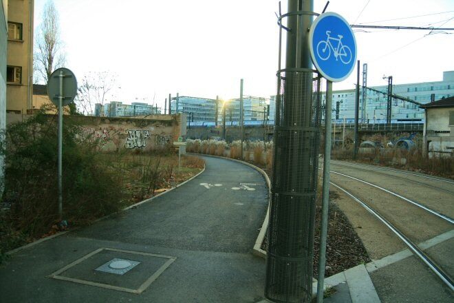 Piste Cyclable de Lyon à Meyzieu