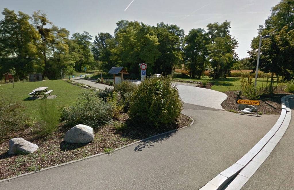 Piste cyclable du canal de Neuf Brisach entre Kunheim et Biesheim