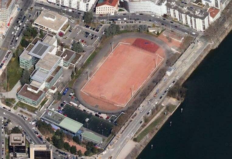 Piste d&rsquo;athlétisme du Commerce à Lyon