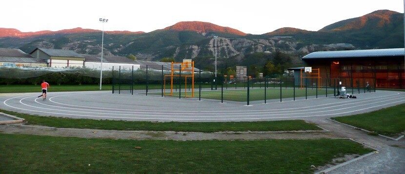 Piste d’athlétisme en dur de La-Saulce