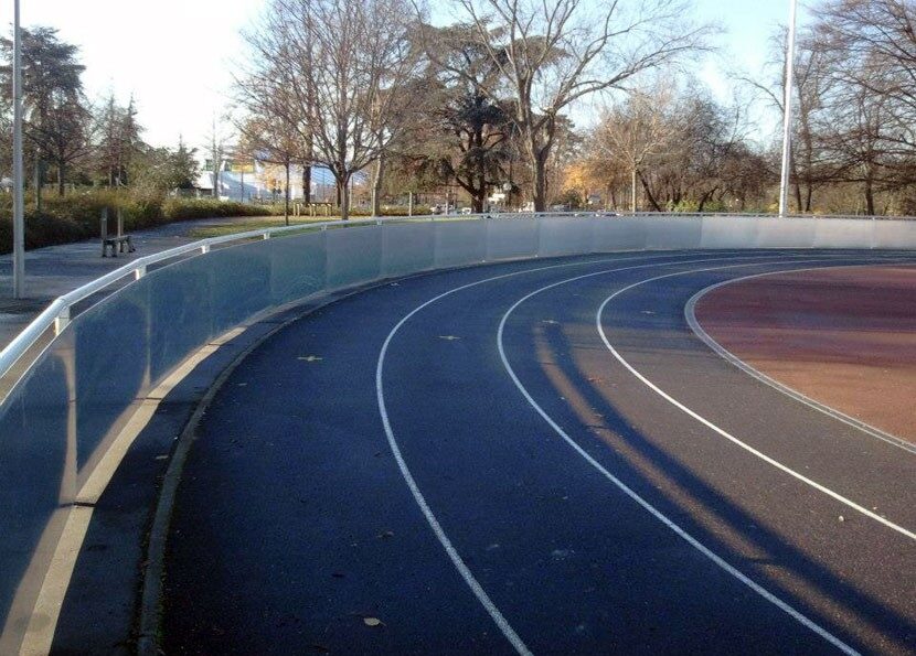 Piste d’athlétisme en dur de la porte de la Muette à Paris