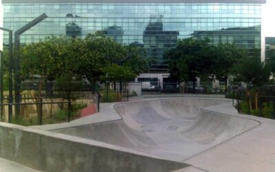 Skatepark en béton de Courbevoie